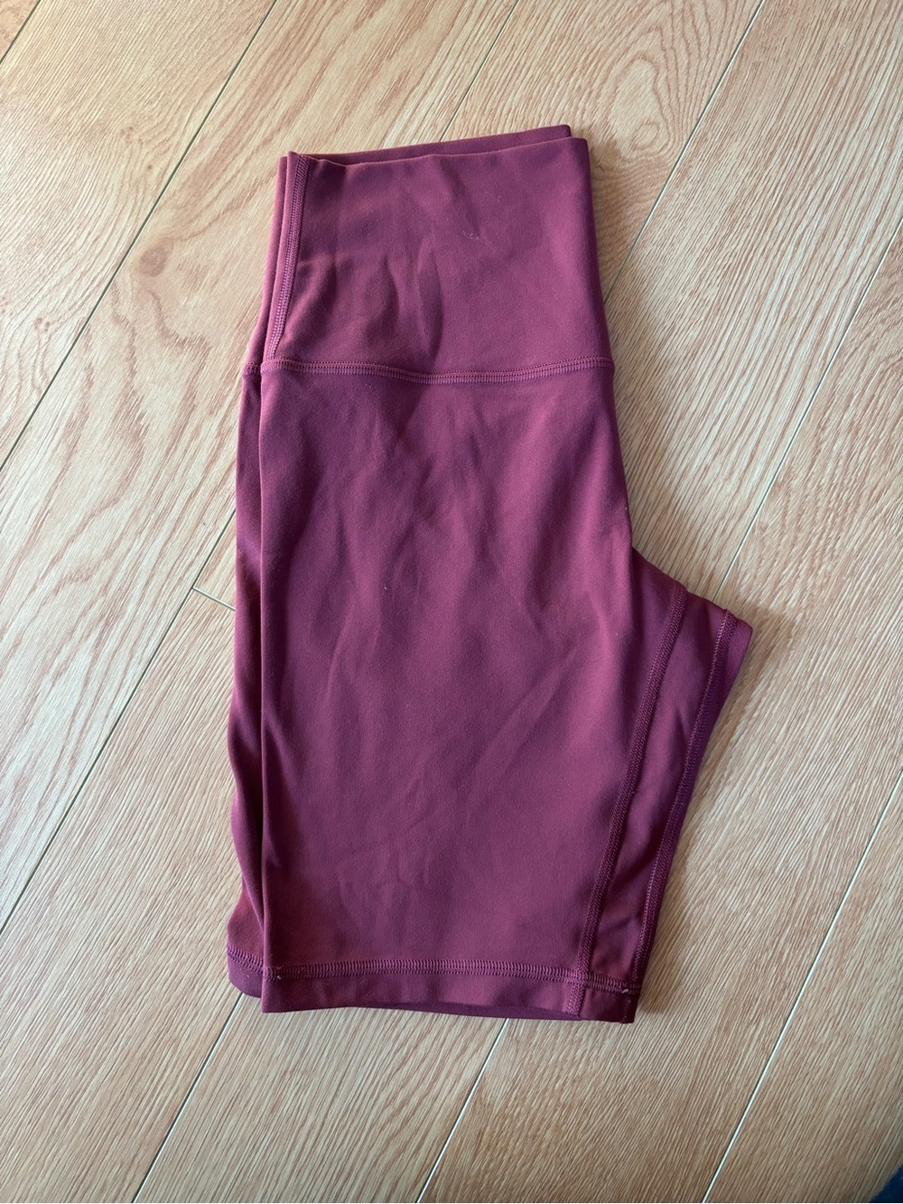 lululemon Wunder Under Women's Bike Shorts in Burgundy